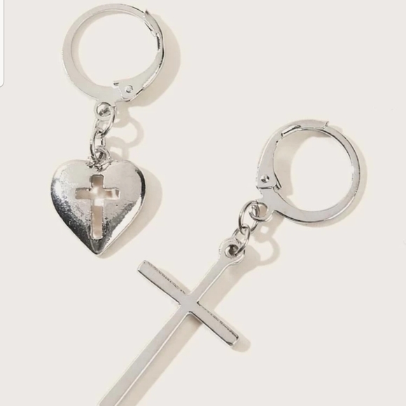 *Mimi* Cross and Heart Earrings - Picture 3 of 4